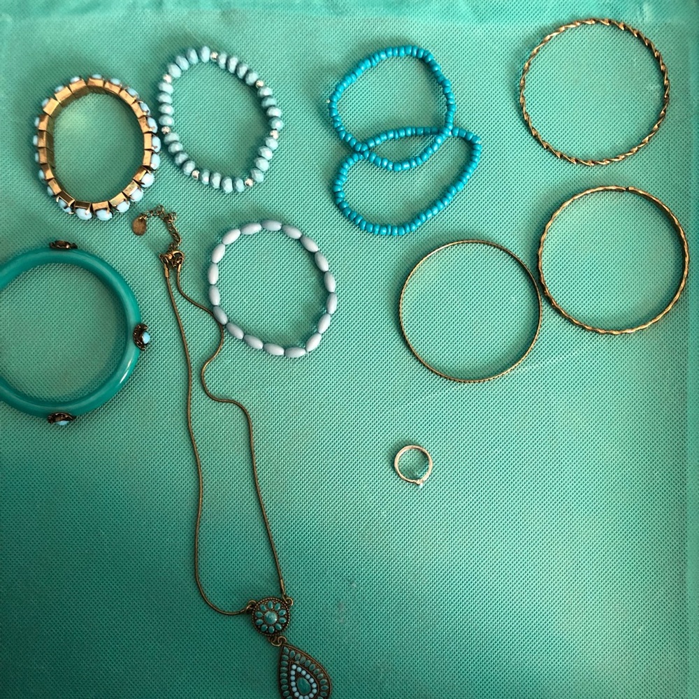 a set of turquoise jewelry